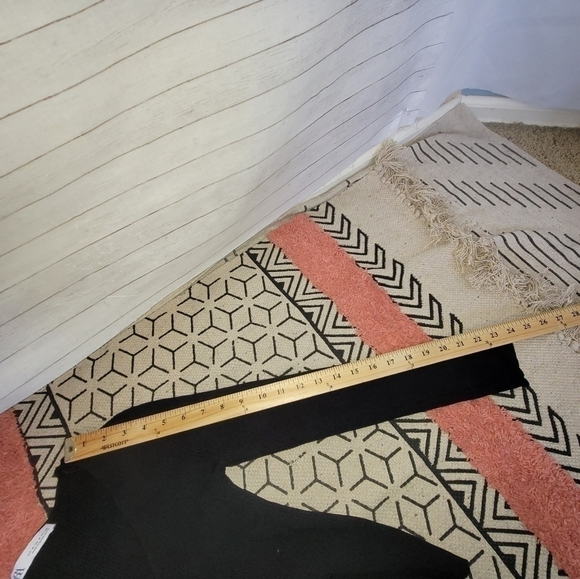 ZARA BLACK RIBBED V NECK SWEATER, SZ MEDIUM - Picture 9 of 9